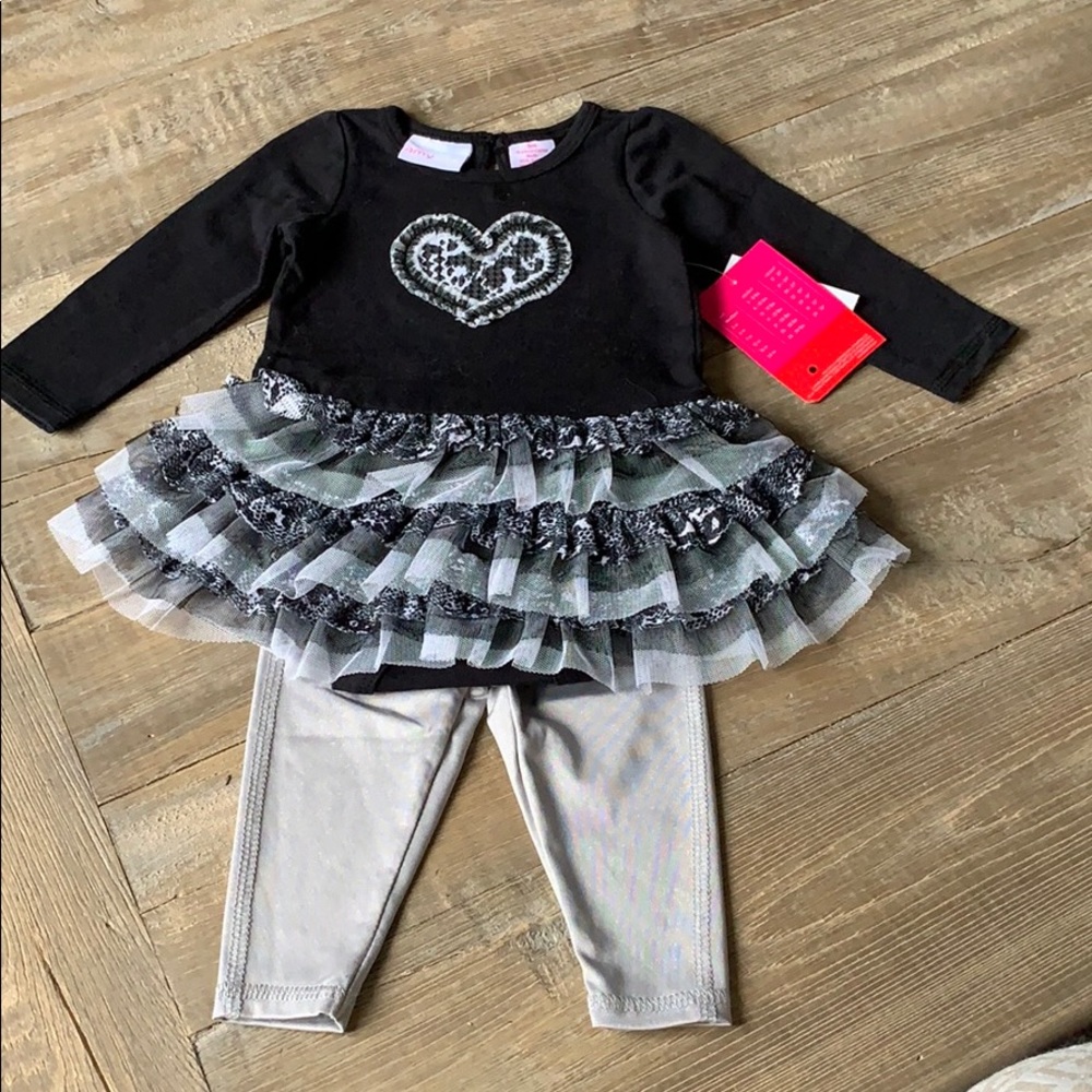 Infant ruffle lace heart outfit
